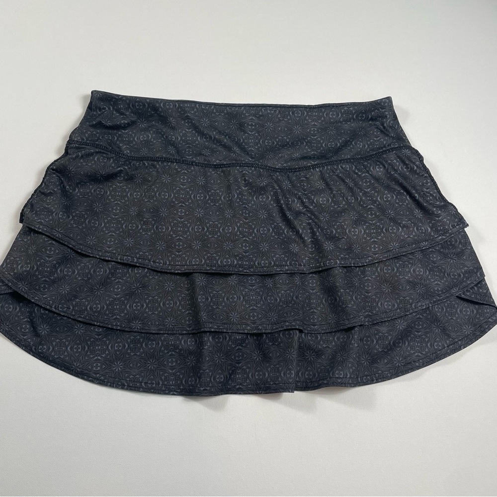Athleta Ruffle Active Skort Black Geometric Print Medium Athleisure Activewear
